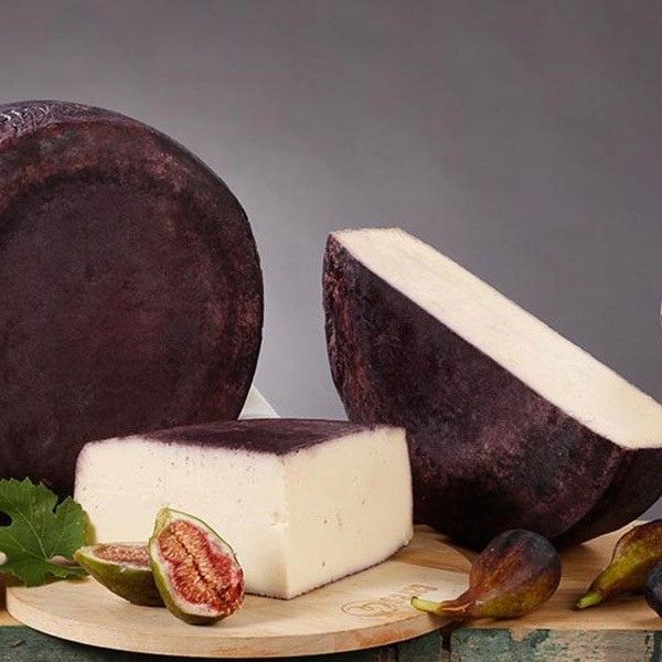 Сыр Пармезан с аффинажем красного вина-4