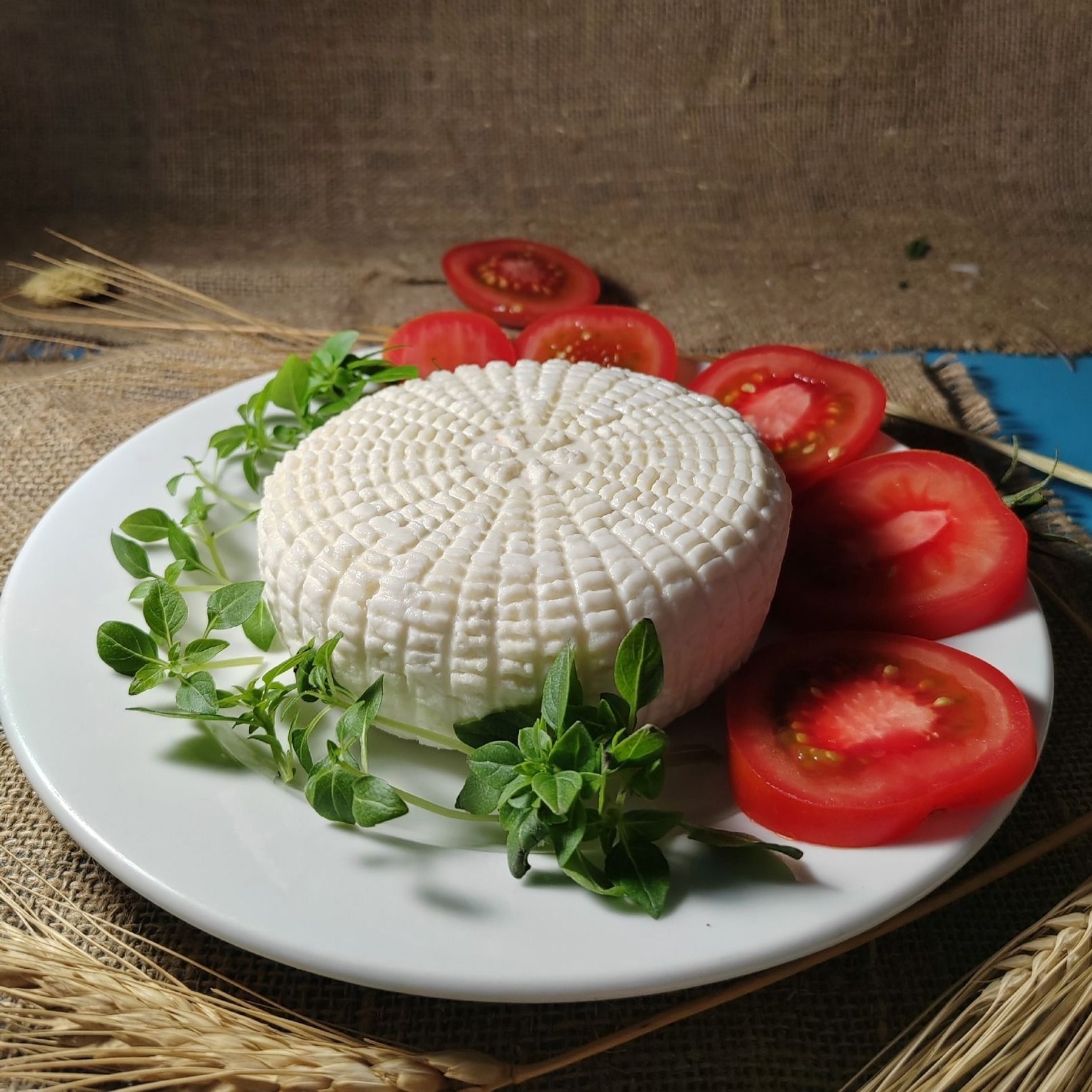 Адыгейский, мягкий домашний сыр
