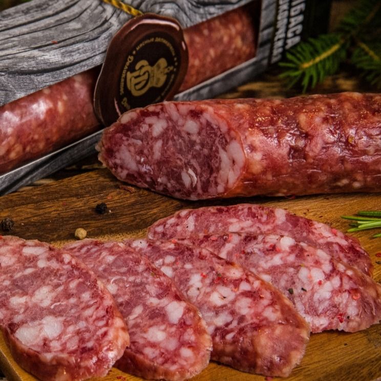 Колбаса из мяса бобра в подарочной упаковке Колбаса из мяса бобра в подарочной упаковке