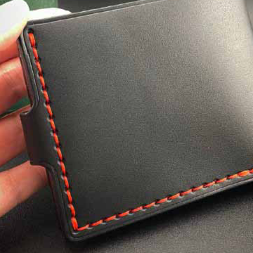 Черный кошелек (bifold) с красными акцентами-5