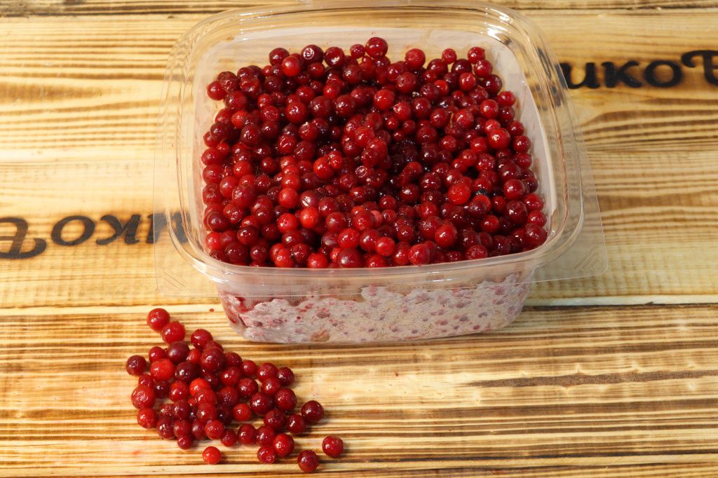 Брусника дикая замороженная  500 г - упаковка 0.5 Кг.