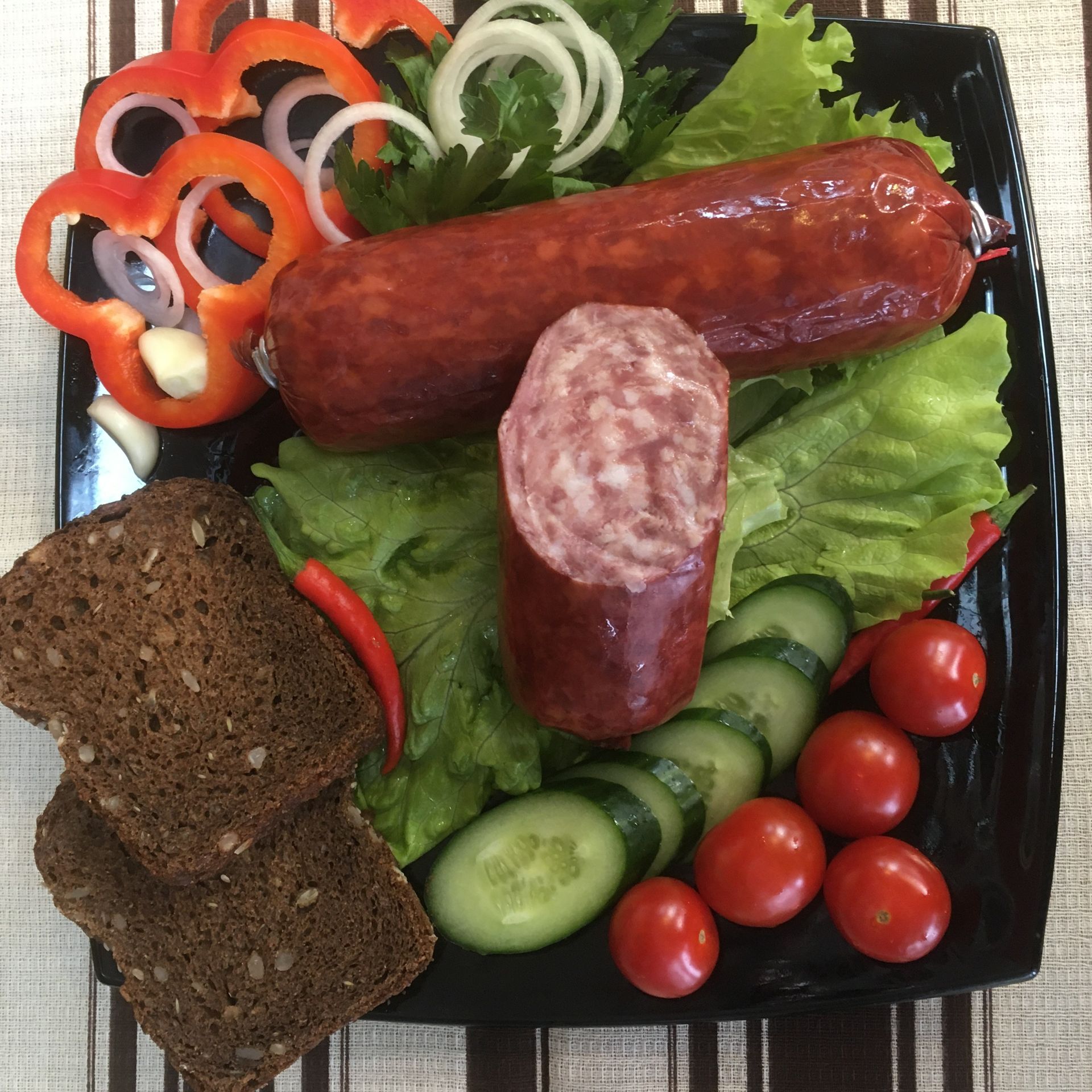 Сервелат "Австрийский" варено-копченый-2