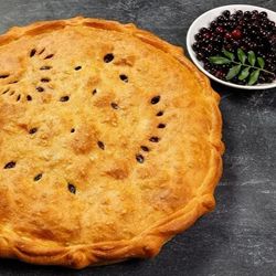 ПИРОГ С ЧЁРНОЙ СМОРОДИНОЙ, 500 г.