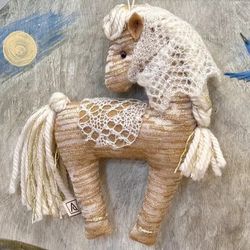 Золотая кобылица