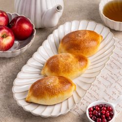 Пирожки с брусникой и яблоками 3 шт.
