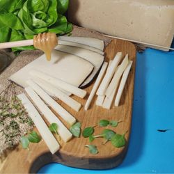 Альпийский, зрелый твердый домашний сыр