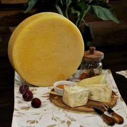 Сыр юрьевский твердый из кор. молока, 45%, 60 дн