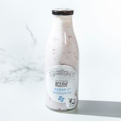 Фермерский кефир «Молодость» из коровьего молока, с клюквой, 1%
