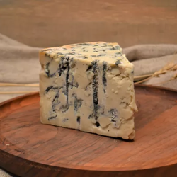 Сыр Горгонзола с голубой плесенью