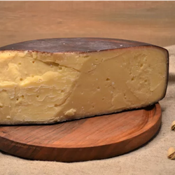 Сыр Пармезан с аффинажем красного вина