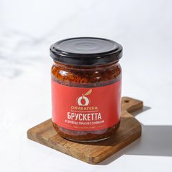 Брускетта из вяленых томатов с оливками