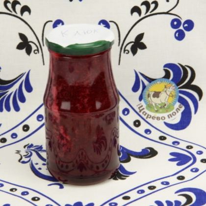 Протертая клюква с сахаром.