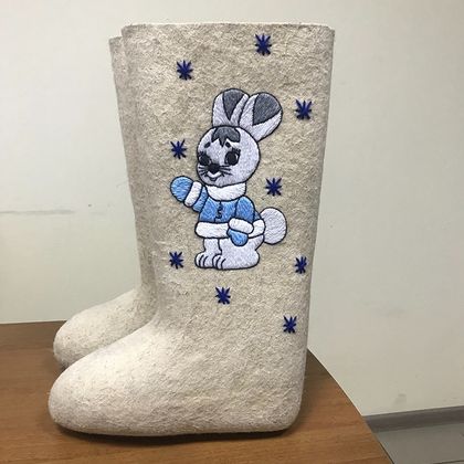 Валенки с ручной вышивкой для мужчин, модель 003