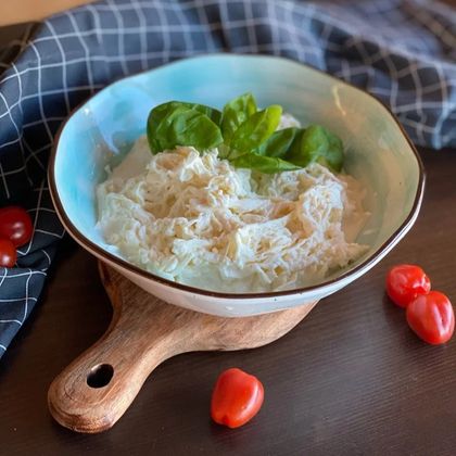 Сыр СТРАЧАТЕЛЛА мягкий из коровьего молока, 40% Сыр СТРАЧАТЕЛЛА мягкий из коровьего молока, 40%
