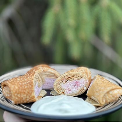 Блины с клубничным творогом 6 шт. Блины с клубничным творогом 6 шт.