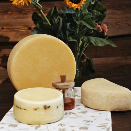 Сыр КОРЧЕВСКОЙ твердый из коров. молока, м.д.ж. 45%, 90 дней выдержки Сыр КОРЧЕВСКОЙ твердый из коров. молока, м.д.ж. 45%, 90 дней выдержки