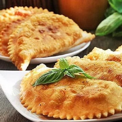 Чебуреки с индейкой Чебуреки с индейкой
