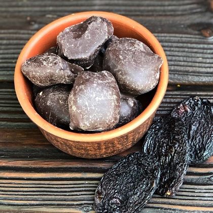 Чернослив в шоколаде с грецким орехом / 250 г Чернослив в шоколаде с грецким орехом / 250 г