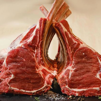 Филейный край бычка на кости "Томагавк" Филейный край бычка на кости "Томагавк"