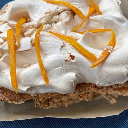 Торт Успех миндально- сливочный манго- маракуйя