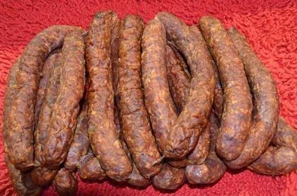 Варено-копченая колбаса из лося - упаковка 0.4 Кг. Варено-копченая колбаса из лося - упаковка 0.4 Кг.
