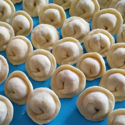 Пельмени из мяса говядины и свинины Пельмени из мяса говядины и свинины