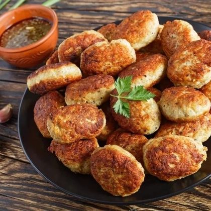 Котлеты из говядины и свинины Котлеты из говядины и свинины