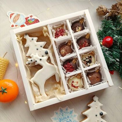 Новогодний набор конфет и пряников «Зима 2» / 18*18 см Новогодний набор конфет и пряников «Зима 2» / 18*18 см